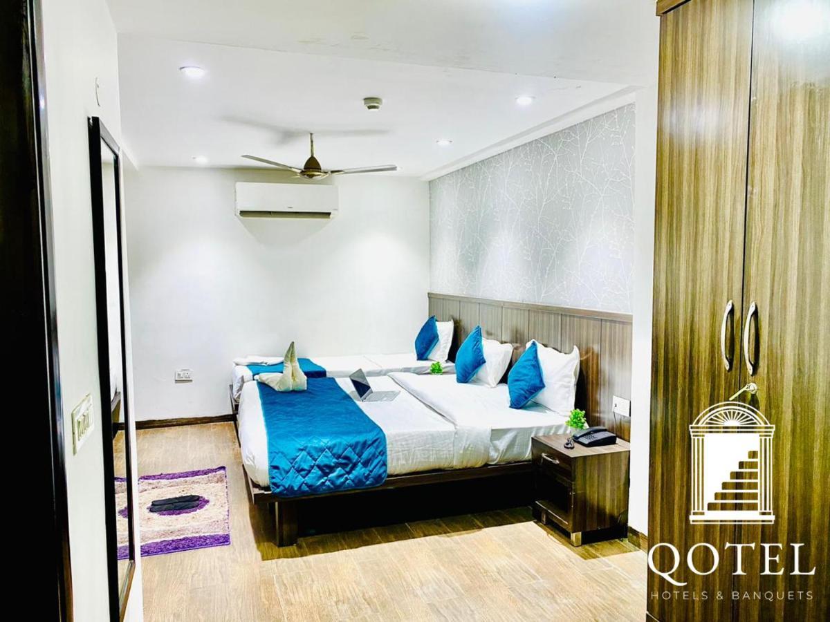 Qotel Hotel Rajouri Garden Above Ritu Marbles, Near Rajouri Garden Metro Station-Couple Friendly Нью-Делі Екстер'єр фото